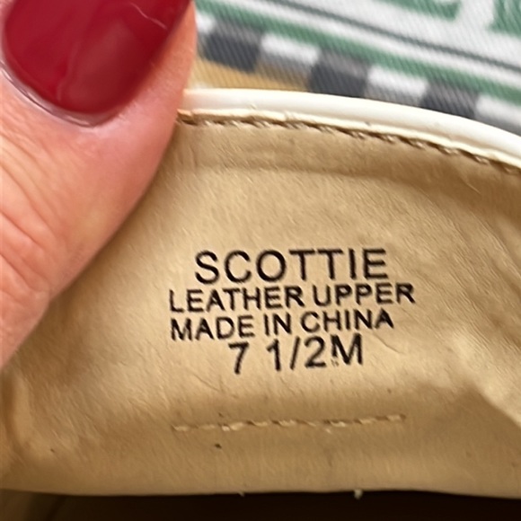 Ellen Tracy Scottie Yellow Leather Moccasin Mule Size 7.5 - Picture 10 of 10